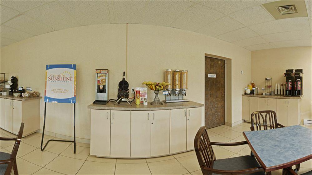 Econo Lodge Smiths Falls Bagian luar foto