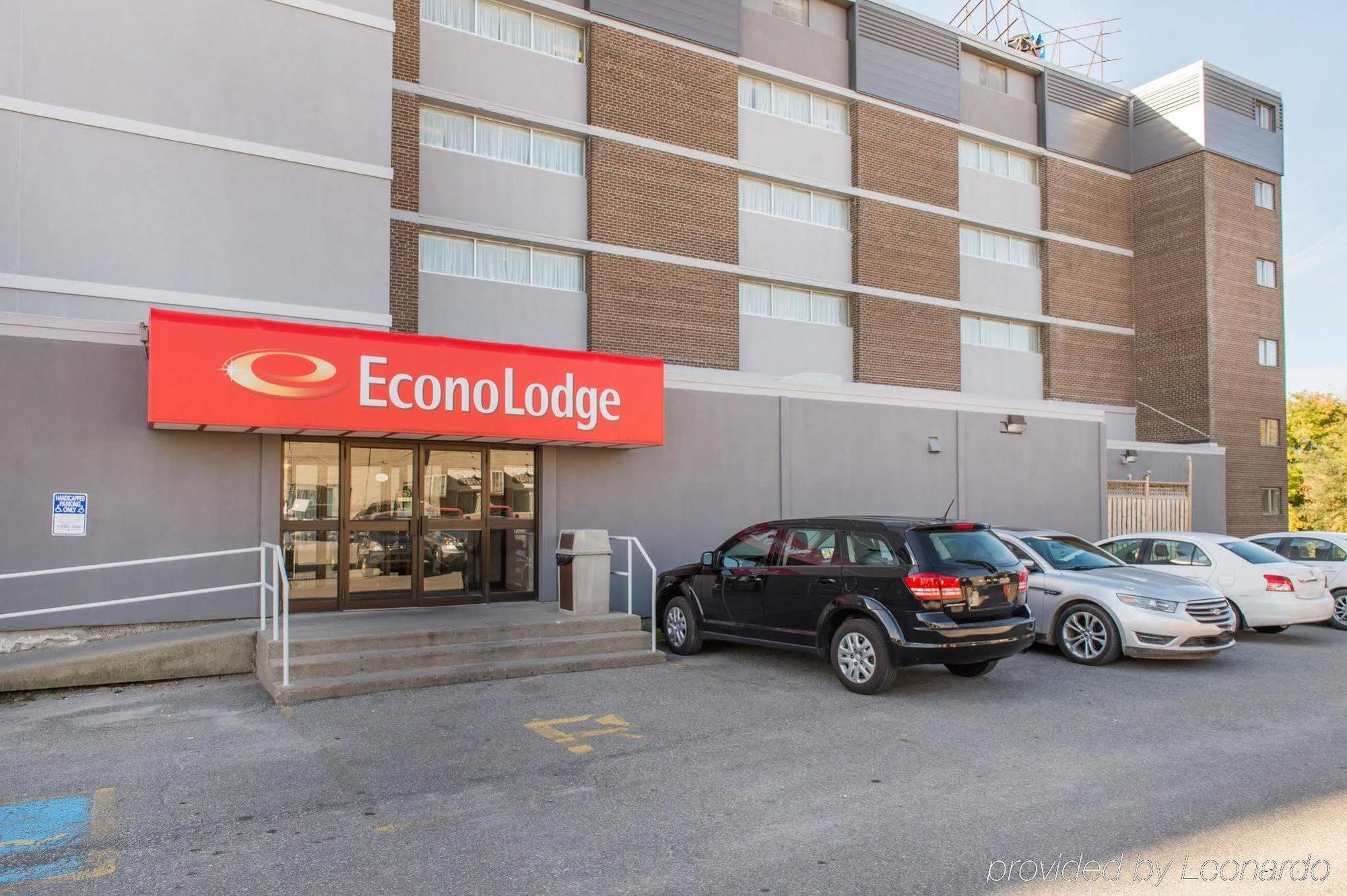 Econo Lodge Smiths Falls Bagian luar foto